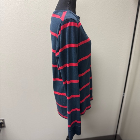 Abercrombie & Fitch Men's Navy and Red Striped Long Sleeve Shirt. Size large - Picture 5 of 7